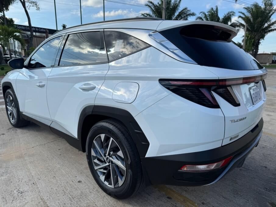 HYUNDAI TUCSON 2024 14.000 Kms.