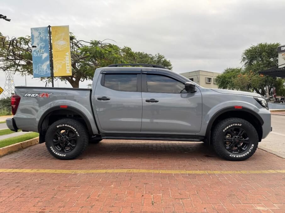 NISSAN FRONTIER 2023 38.000 Kms.