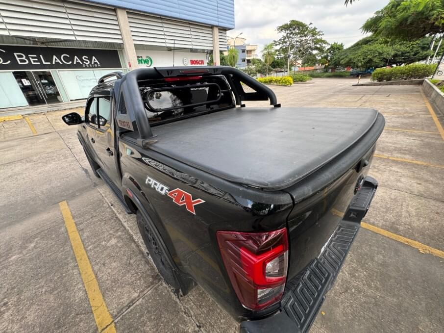 NISSAN FRONTIER 2022 44.000 Kms.