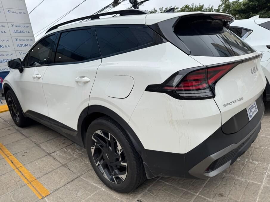 KIA SPORTAGE 2024 26.000 Kms.
