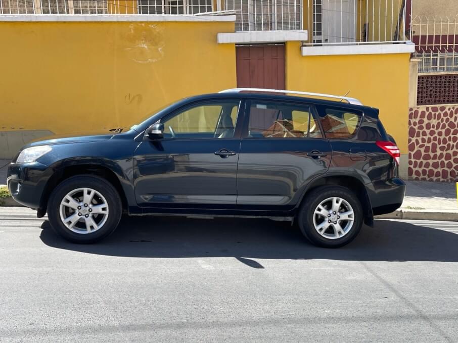 TOYOTA RAV4 2012 94.000 Kms.