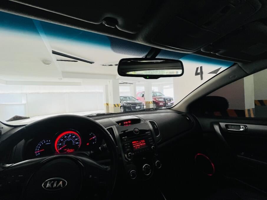 KIA CERATO 2013 101.300 Kms.