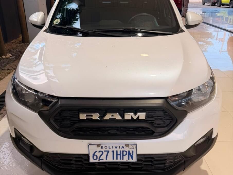 RAM 700 2023 43.357 Kms.