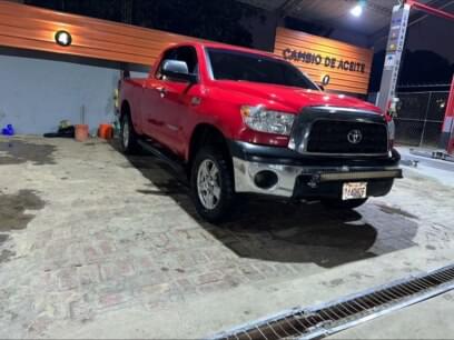 TOYOTA TUNDRA 2008 130.000 Kms.
