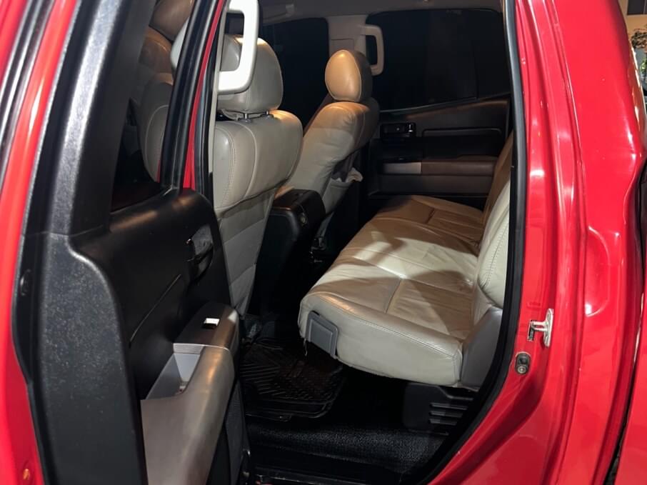 TOYOTA TUNDRA 2008 130.000 Kms.