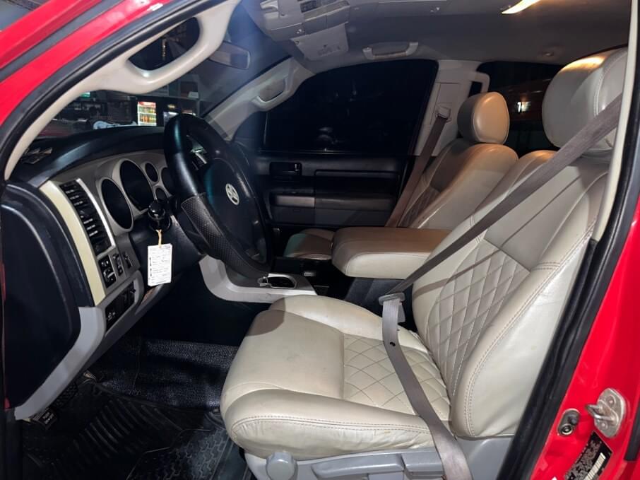 TOYOTA TUNDRA 2008 130.000 Kms.