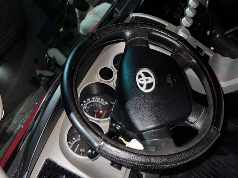 TOYOTA TUNDRA 2008 130.000 Kms.