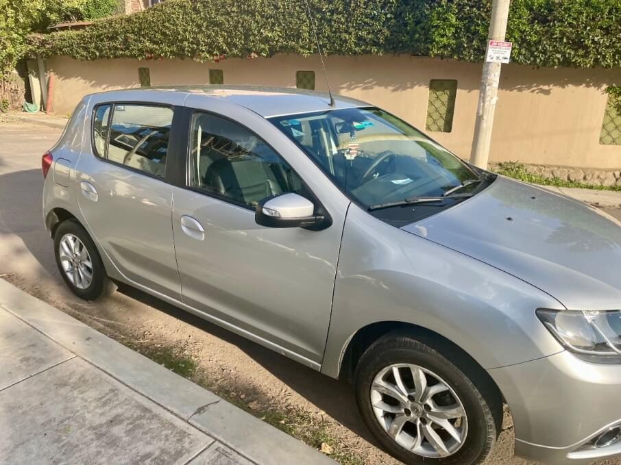 RENAULT SANDERO 2020 30.000 Kms.