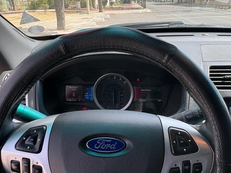 FORD EXPLORER 2015 98.000 Kms.