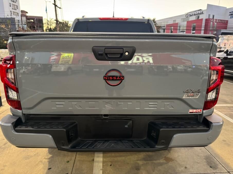NISSAN FRONTIER 2024 11.000 Kms.