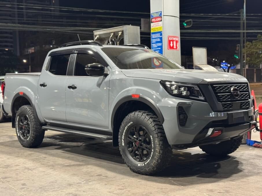 NISSAN FRONTIER 2024 11.000 Kms.