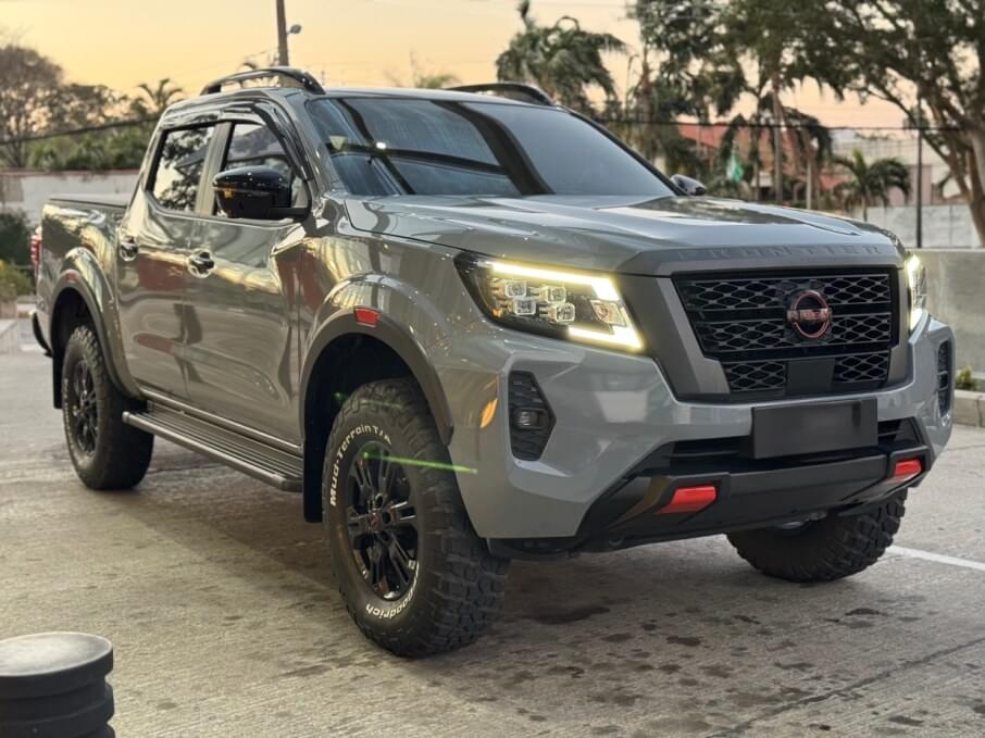 NISSAN FRONTIER 2024 11.000 Kms.