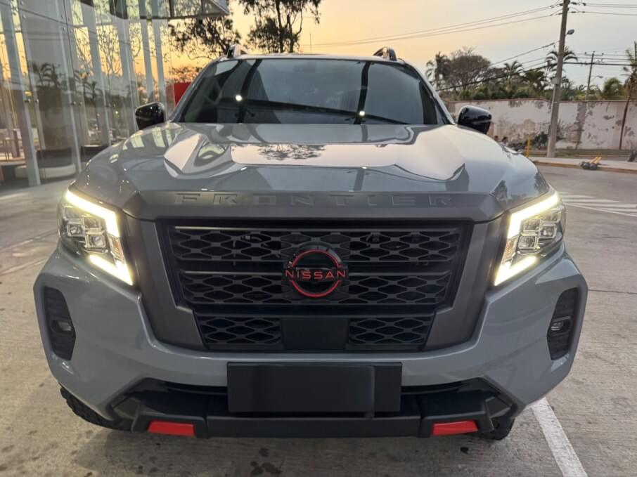 NISSAN FRONTIER 2024 11.000 Kms.