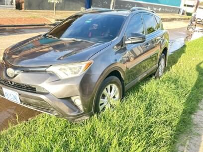 TOYOTA RAV4 2017 80.000 Kms.