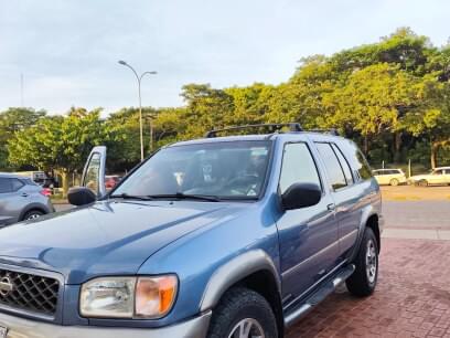 NISSAN PATHFINDER 2000 223.000 Kms.