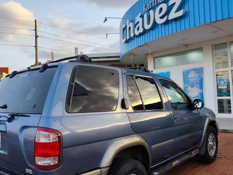 NISSAN PATHFINDER 2000 223.000 Kms.