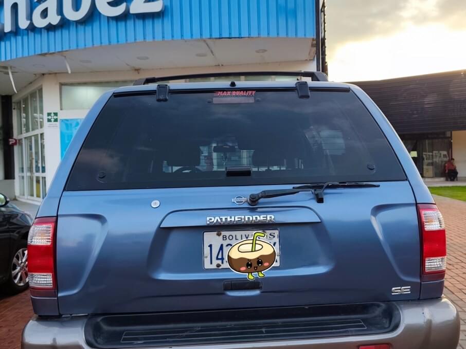 NISSAN PATHFINDER 2000 223.000 Kms.