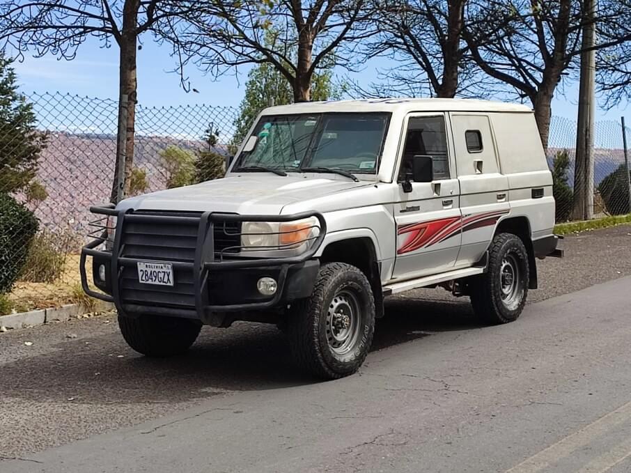 TOYOTA LAND CRUISER 2012 118.000 Kms.