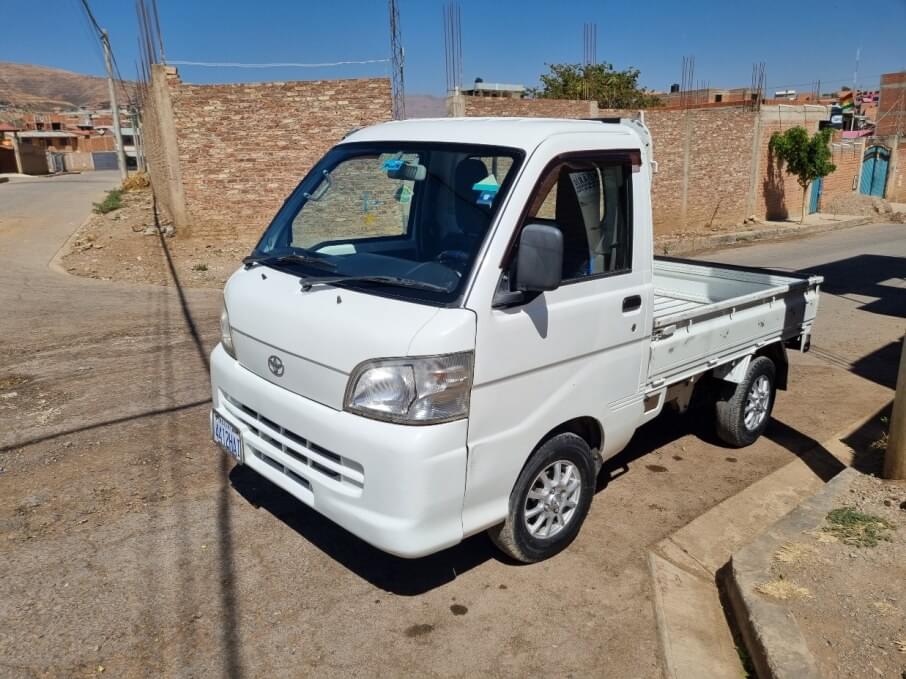 TOYOTA CAMRY 2013 9.999 Kms.