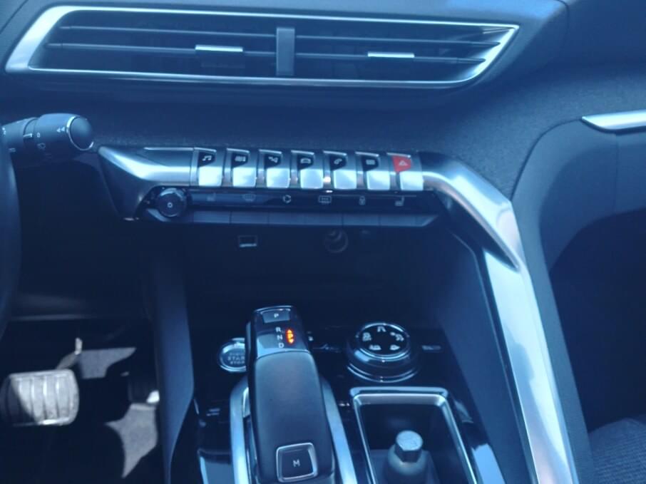 PEUGEOT 3008 2020 71.870 Kms.