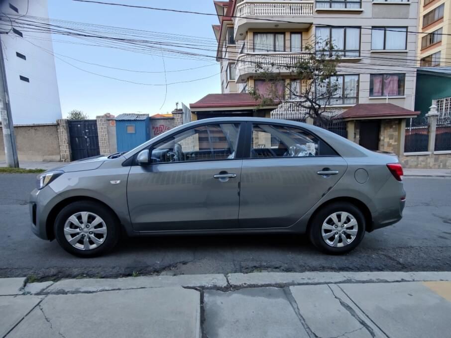 KIA SOLUTO 2025 1.500 Kms.