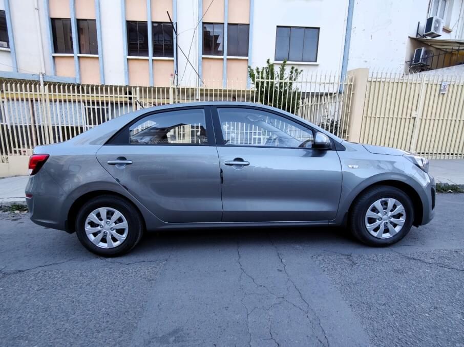 KIA SOLUTO 2025 1.500 Kms.