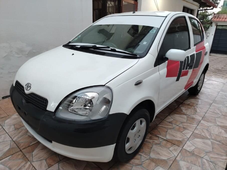 TOYOTA VITZ 2002 1.000 Kms.