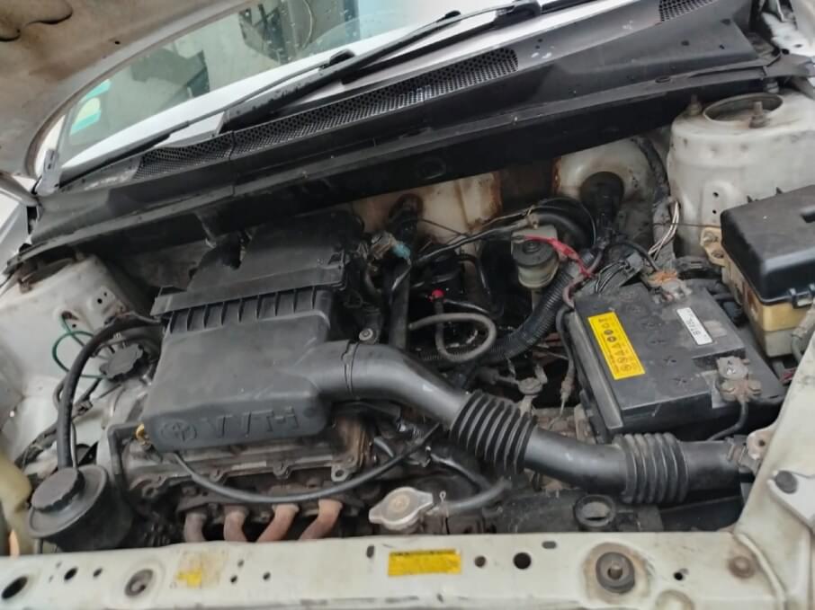 TOYOTA VITZ 2002 1.000 Kms.