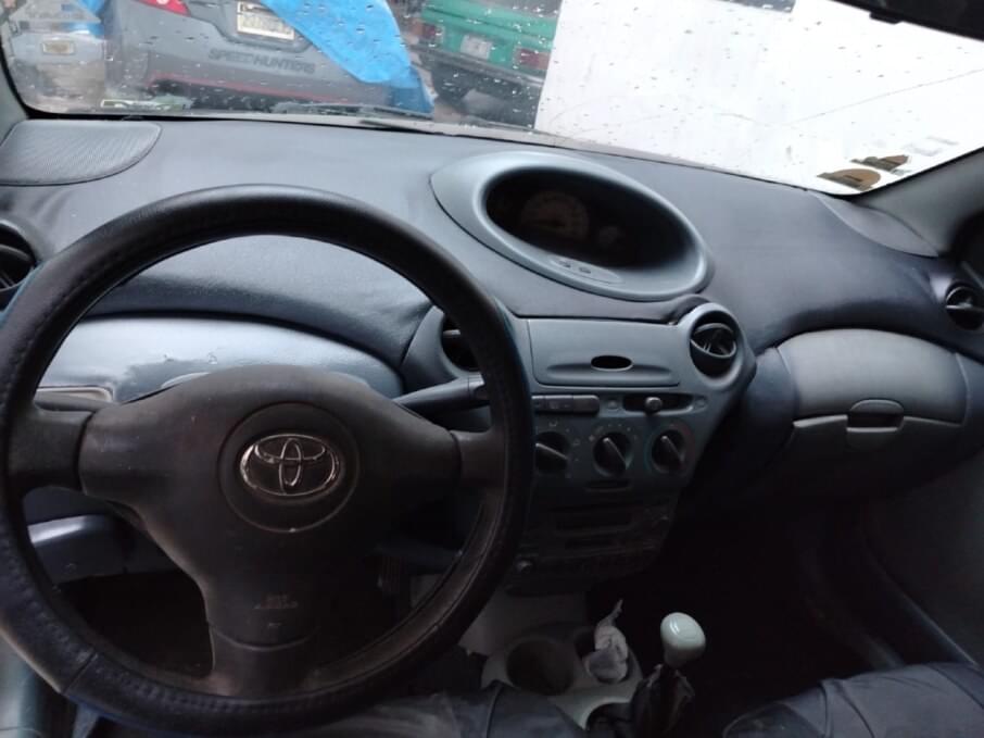 TOYOTA VITZ 2002 1.000 Kms.