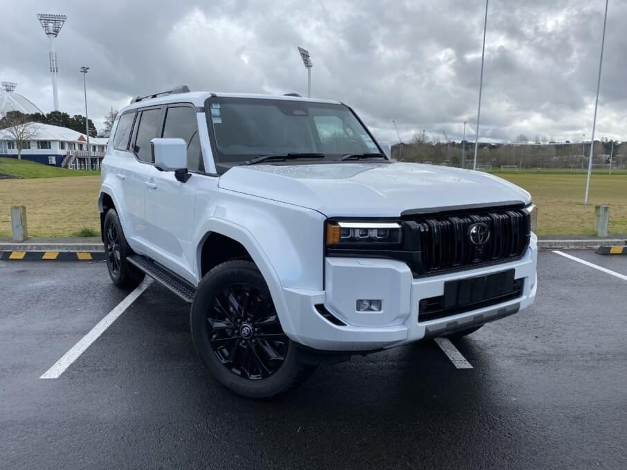 TOYOTA LAND CRUISER 2025 860 Kms.