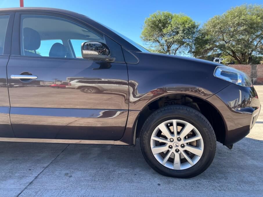 RENAULT KOLEOS 2015 44.000 Kms.