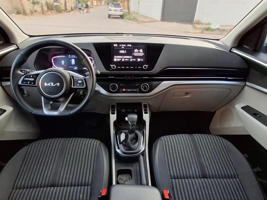 KIA CARENS 2023 45.000 Kms.