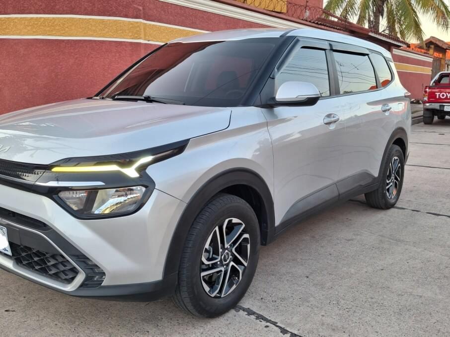 KIA CARENS 2023 45.000 Kms.