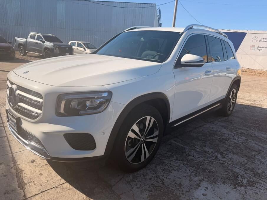 MERCEDES BENZ C200 2023 38.742 Kms.