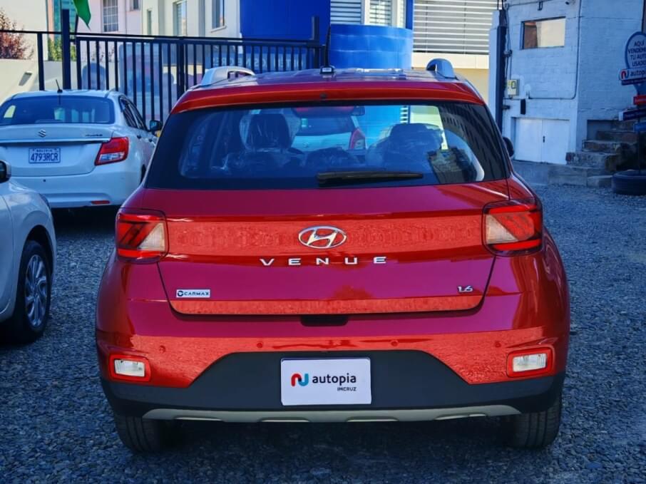 HYUNDAI VENUE 2026 450 Kms.