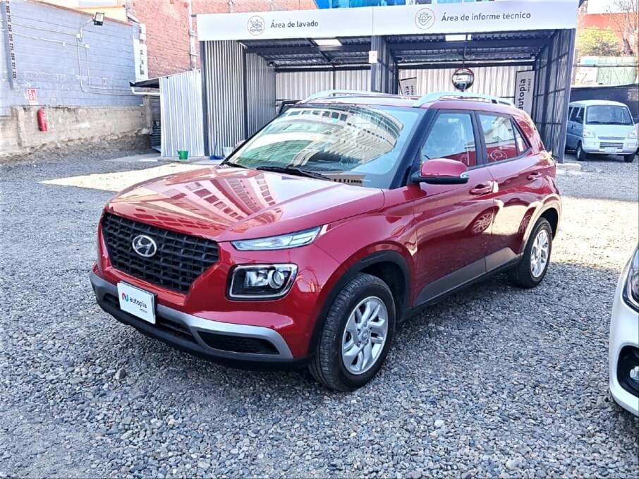 HYUNDAI VENUE 2026 450 Kms.