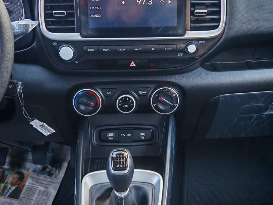 HYUNDAI VENUE 2026 450 Kms.