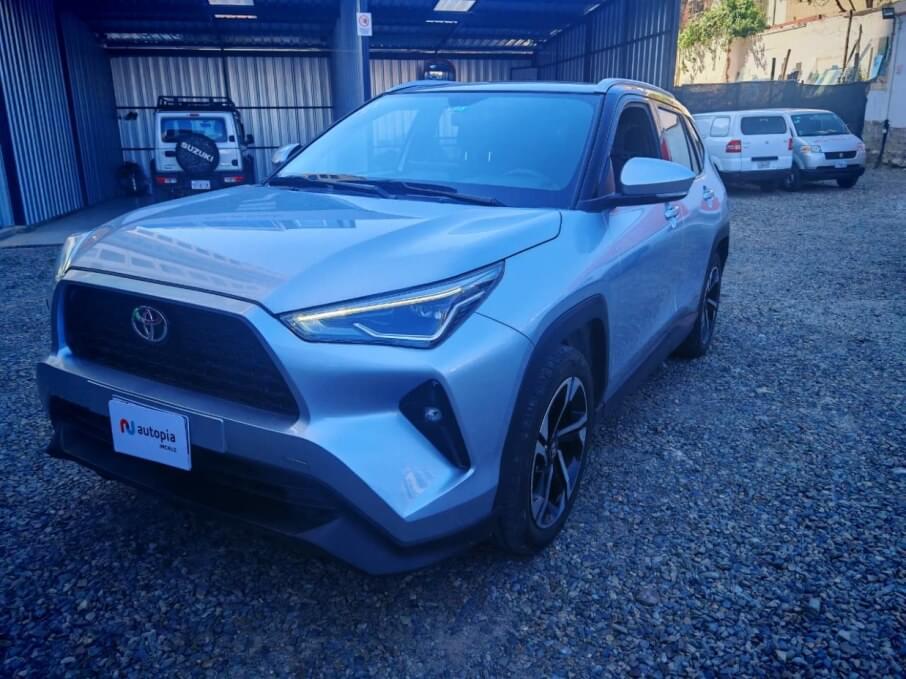 TOYOTA YARIS 2024 31.000 Kms.