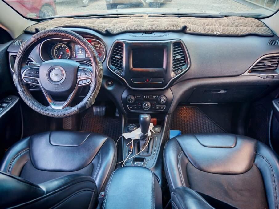 JEEP CHEROKEE 2019 57.000 Kms.