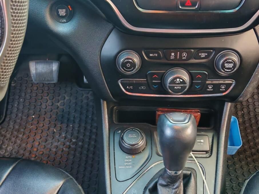 JEEP CHEROKEE 2019 57.000 Kms.