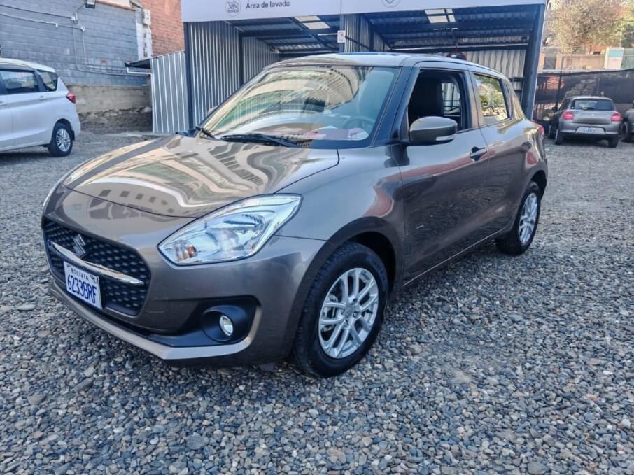 SUZUKI SWIFT 2023 21.692 Kms.