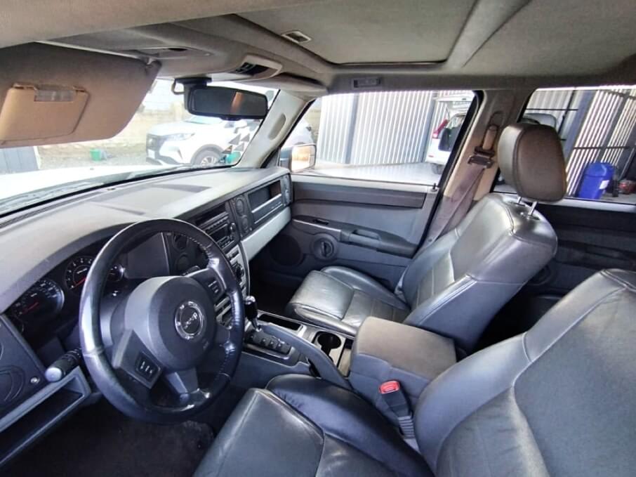 JEEP COMMANDER 2010 133.036 Kms.