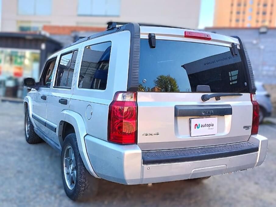 JEEP COMMANDER 2010 133.036 Kms.