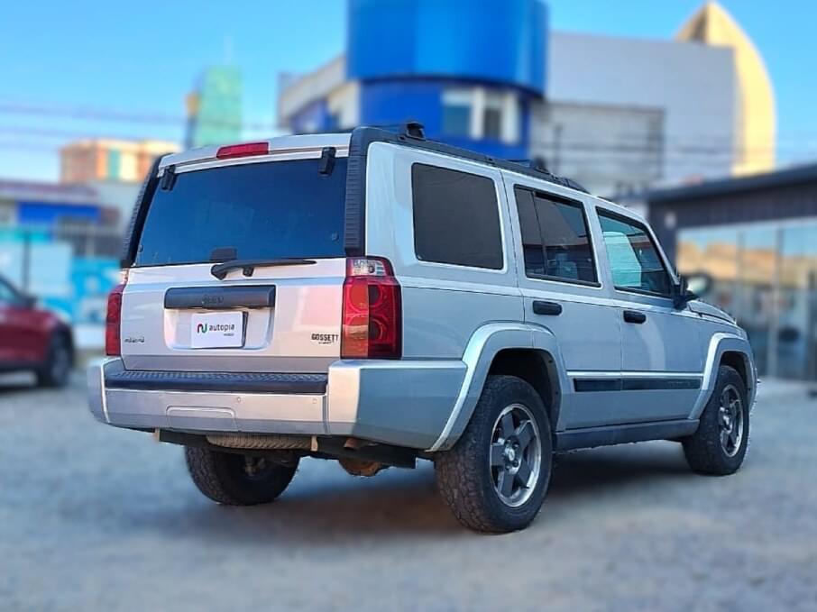 JEEP COMMANDER 2010 133.036 Kms.