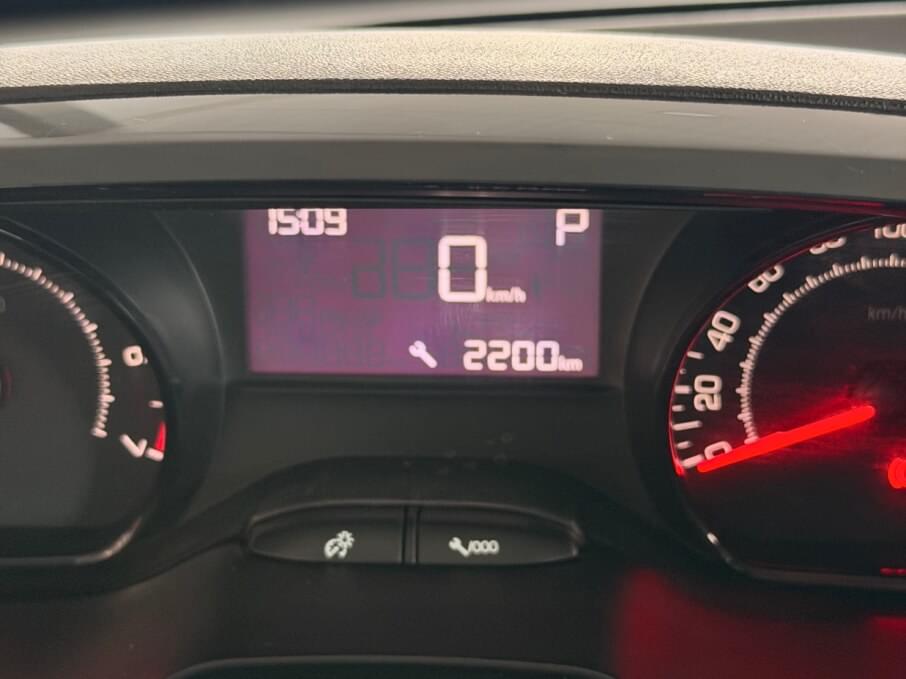 PEUGEOT 208 2022 38.380 Kms.