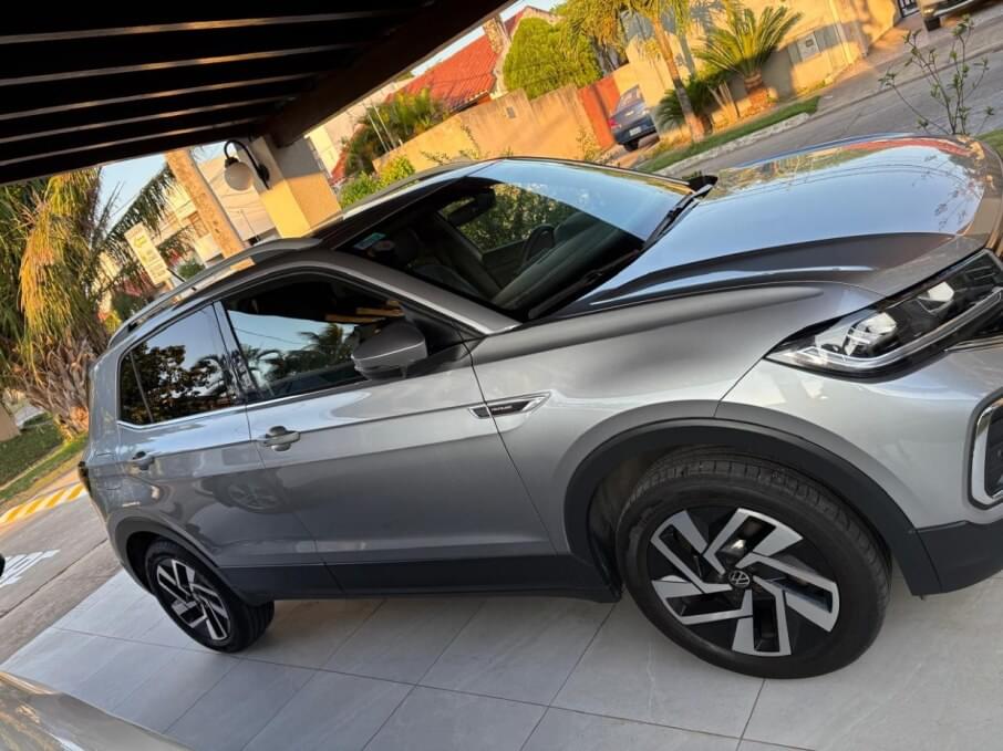 VOLKSWAGEN T-CROSS 2025 20.000 Kms.
