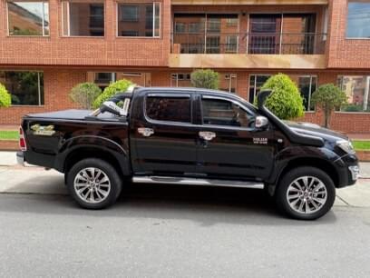TOYOTA HILUX 2011 99.000 Kms.