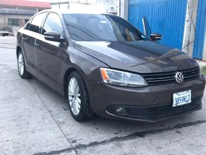 VOLKSWAGEN JETTA 2011 60.000 Kms.