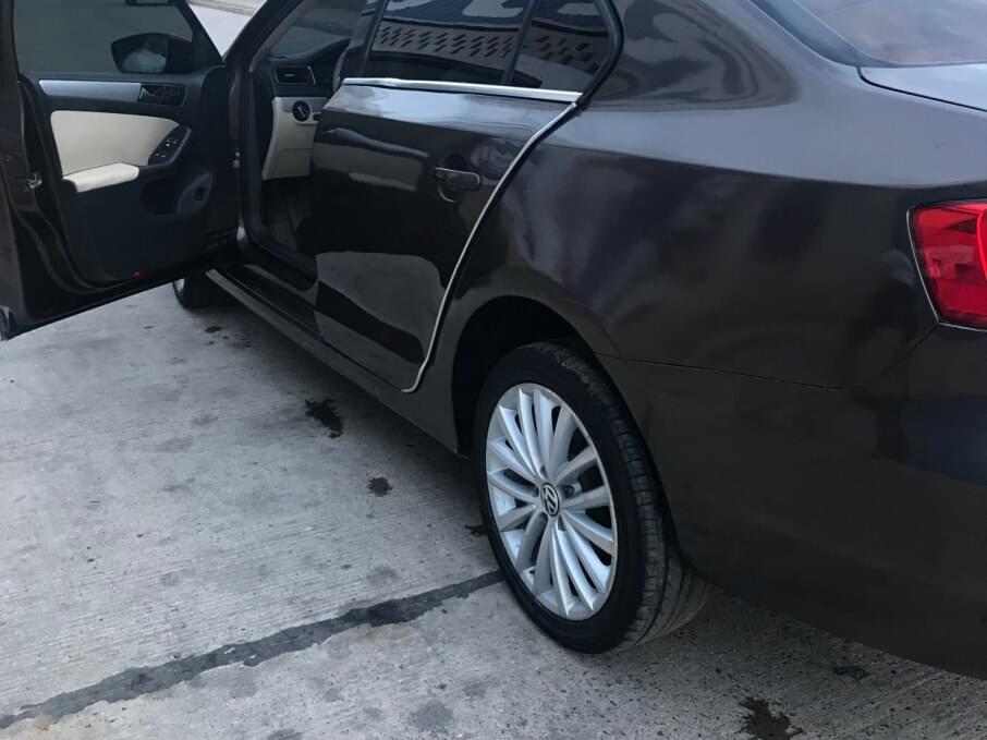 VOLKSWAGEN JETTA 2011 60.000 Kms.