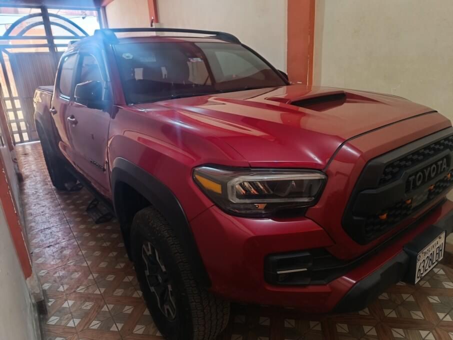 TOYOTA TACOMA 2022 14.000 Kms.